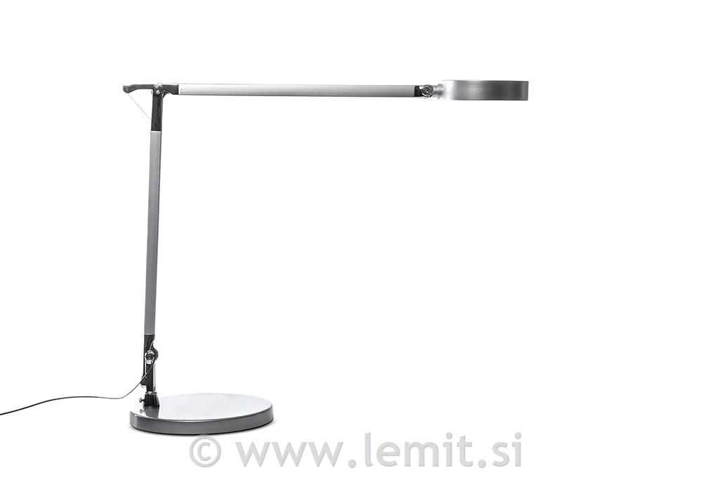 Namizna LED svetilka MAULgrace srebrna