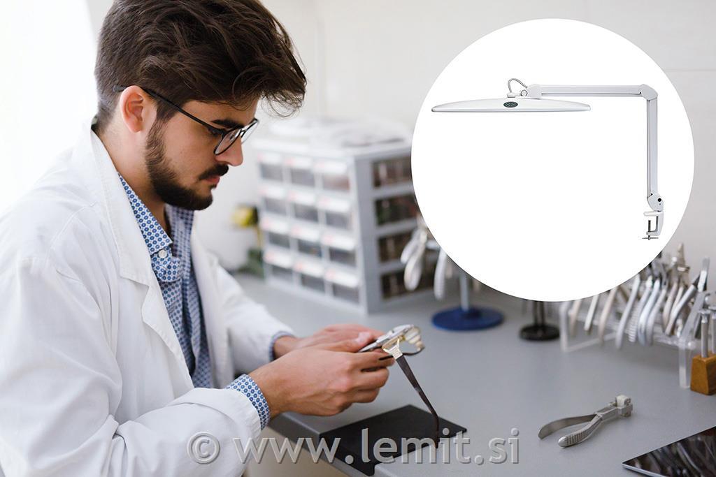 LED svetilka za delovno postajo